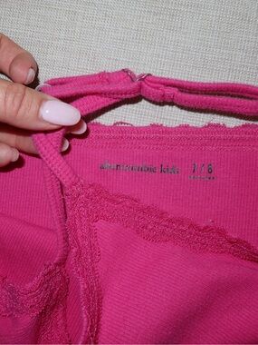 Abercrombie kids 
Cami tank
Size 7/8